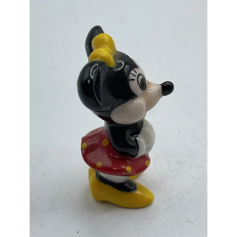 4 Porcelain Walt Disney Taiwan Miniature Figures Minnie Daisy Donald Pluto